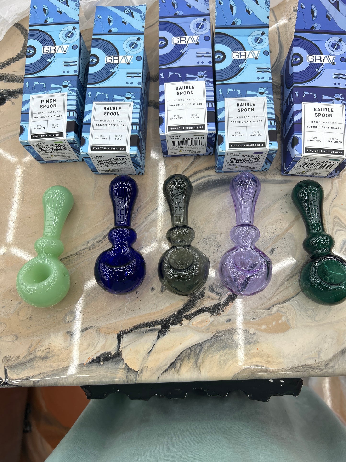 Grav bauble hand pipe amber