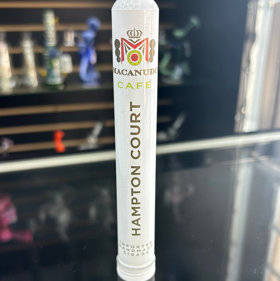 Macanudo Hampton court cafe