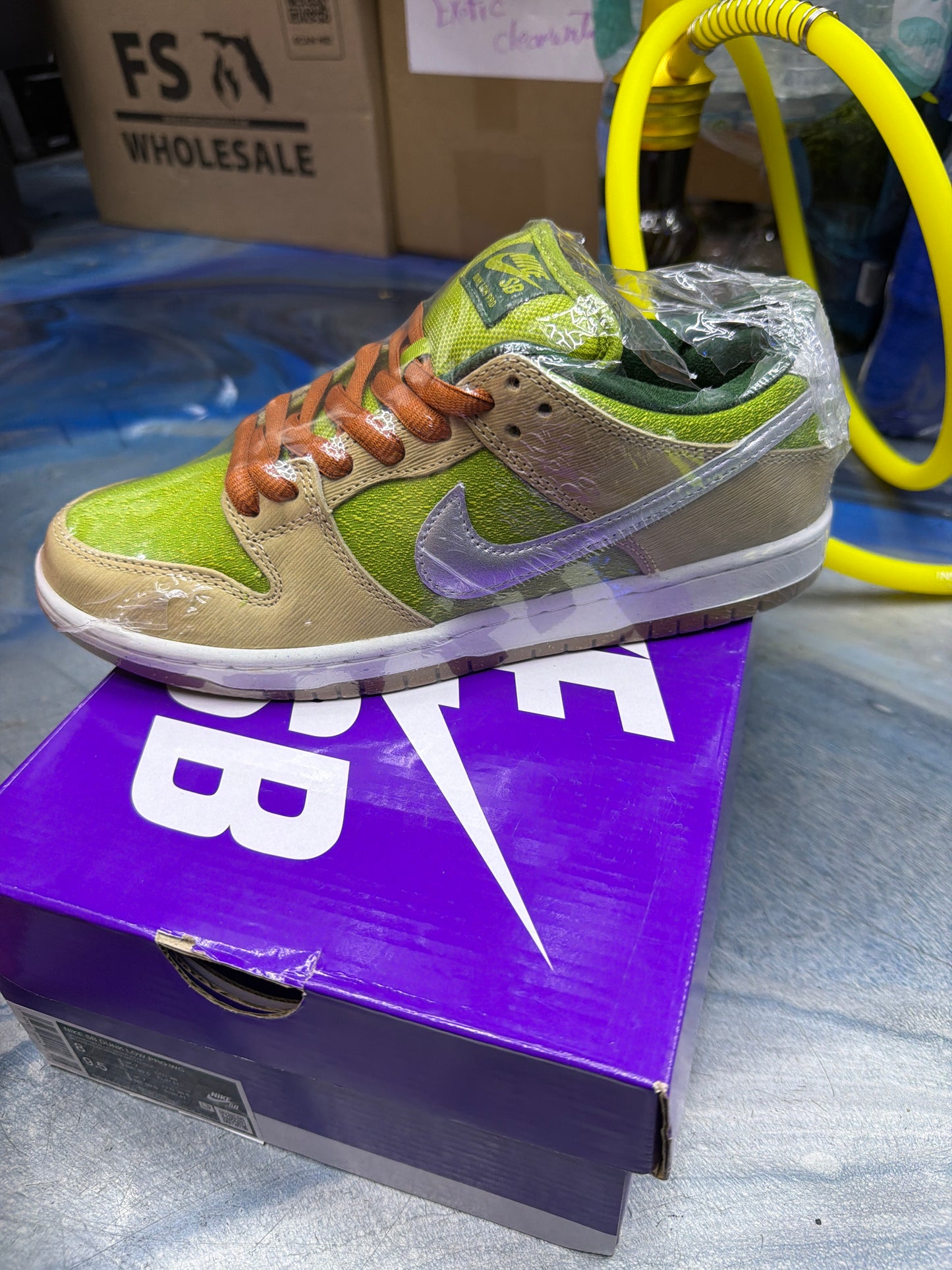 Nike sb dunk low pro wc escargot size 8