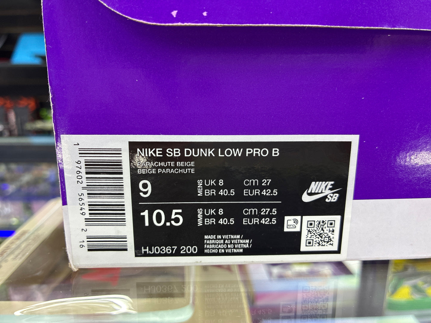 Nike sb dunk low pro b size 9