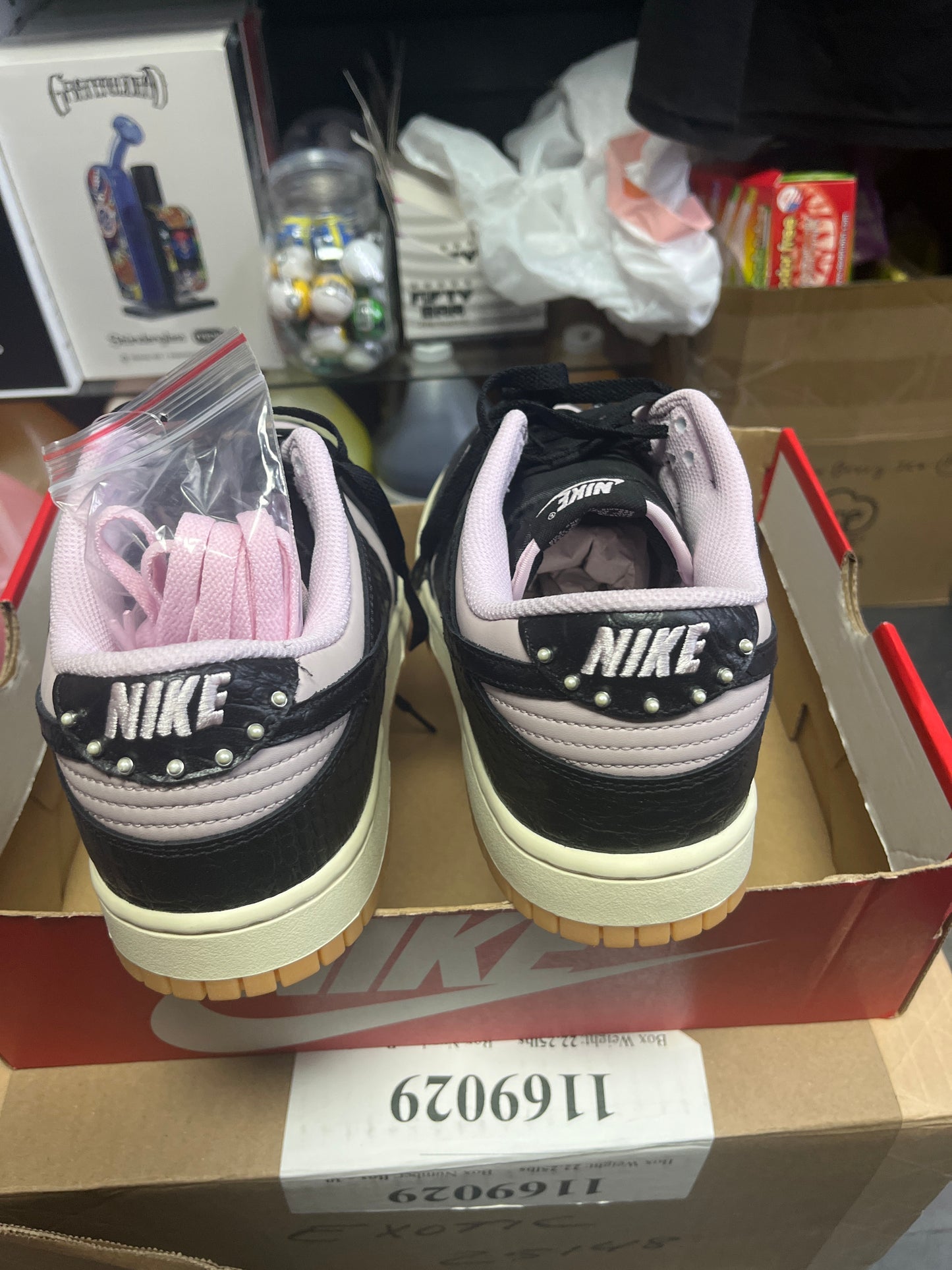 Nike dunk low retro pink foam size 10.5