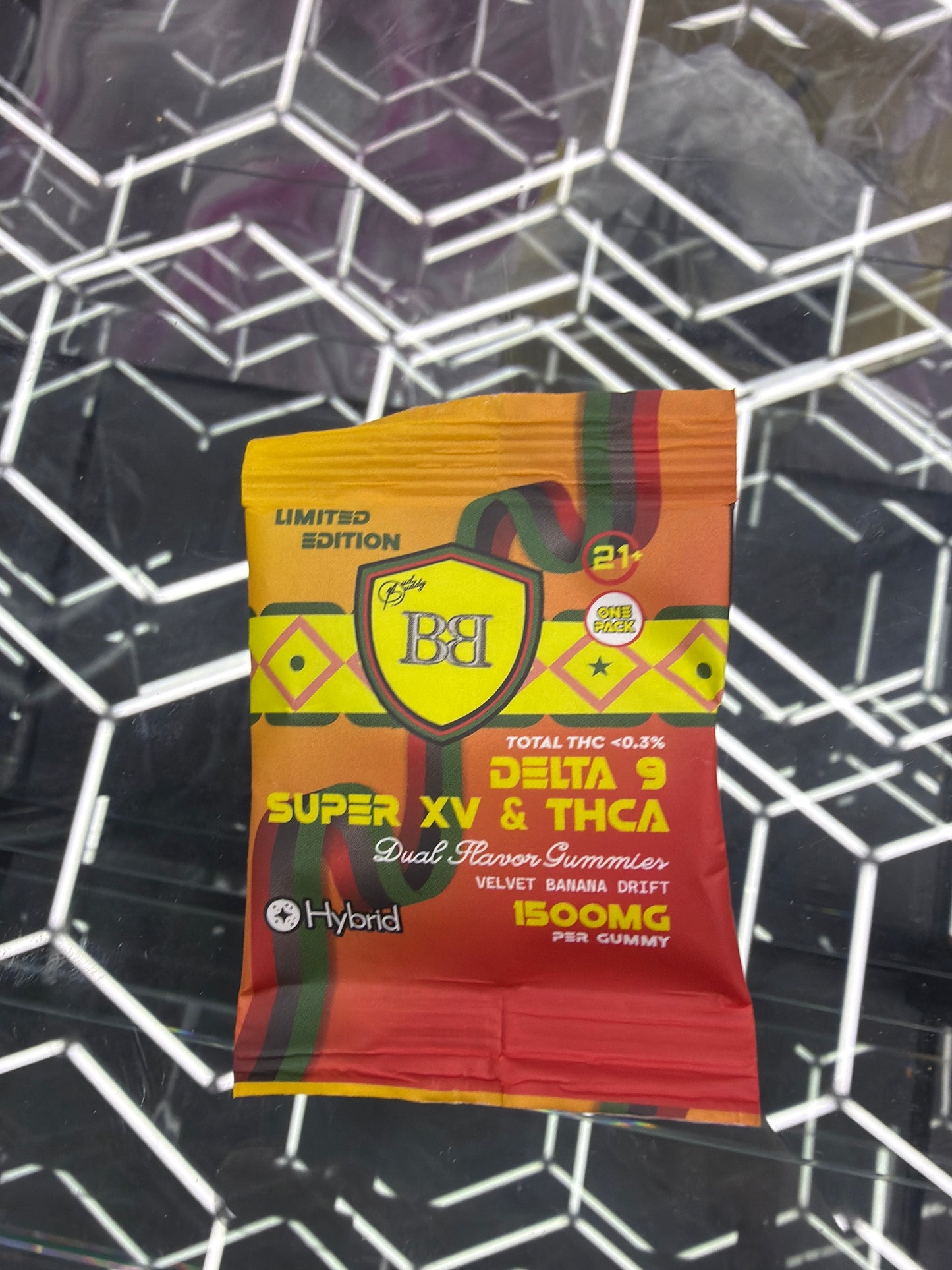 Bud Buddy 1500mg Limited Edition Dual Flavor Gummies Velvet Banana Drift