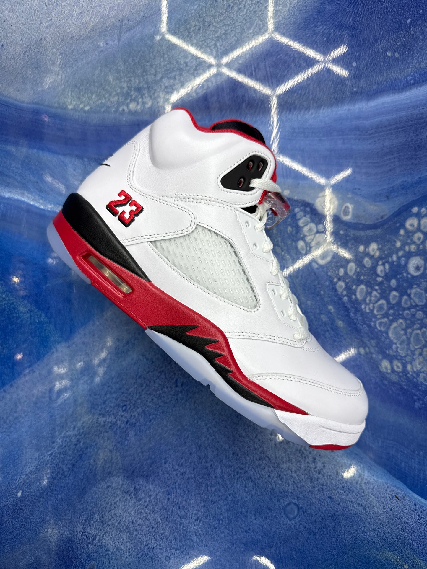 Jordan 5 retro fire red black tongue (2025) (men’s) size 10