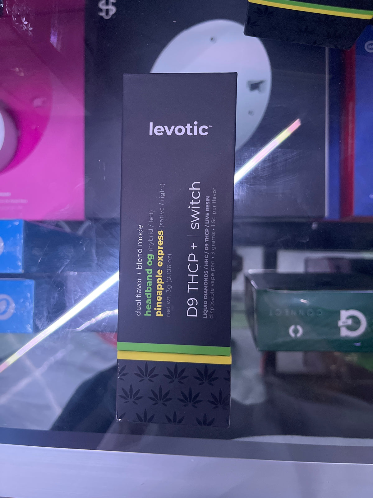 Levotic dual flavor + blend mode d9thcp headbang og/ Pineapple Express