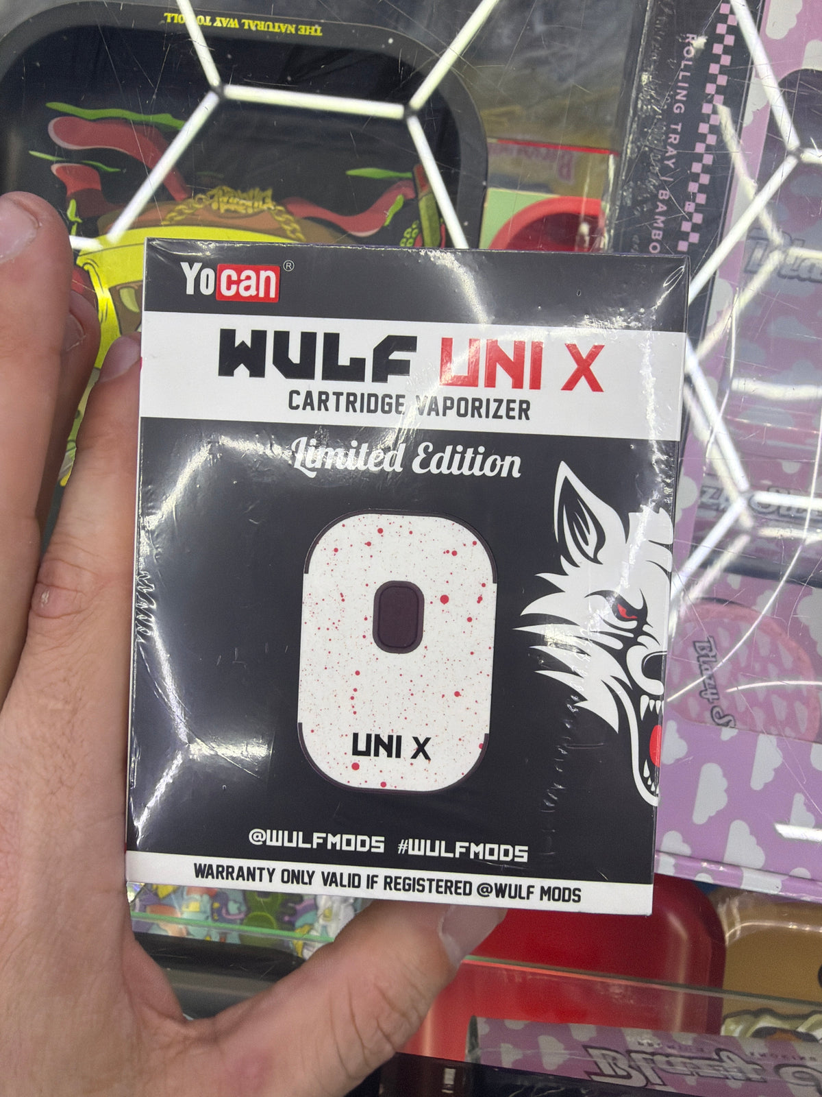 Yocan wulf uni x cartridge vaporizer, limited edition white and Red spots