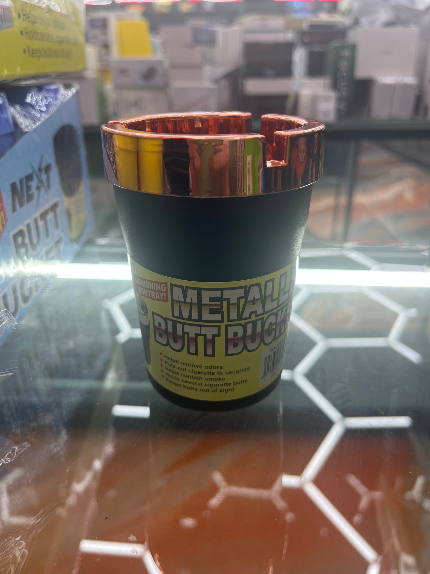 Metallic butt bucket