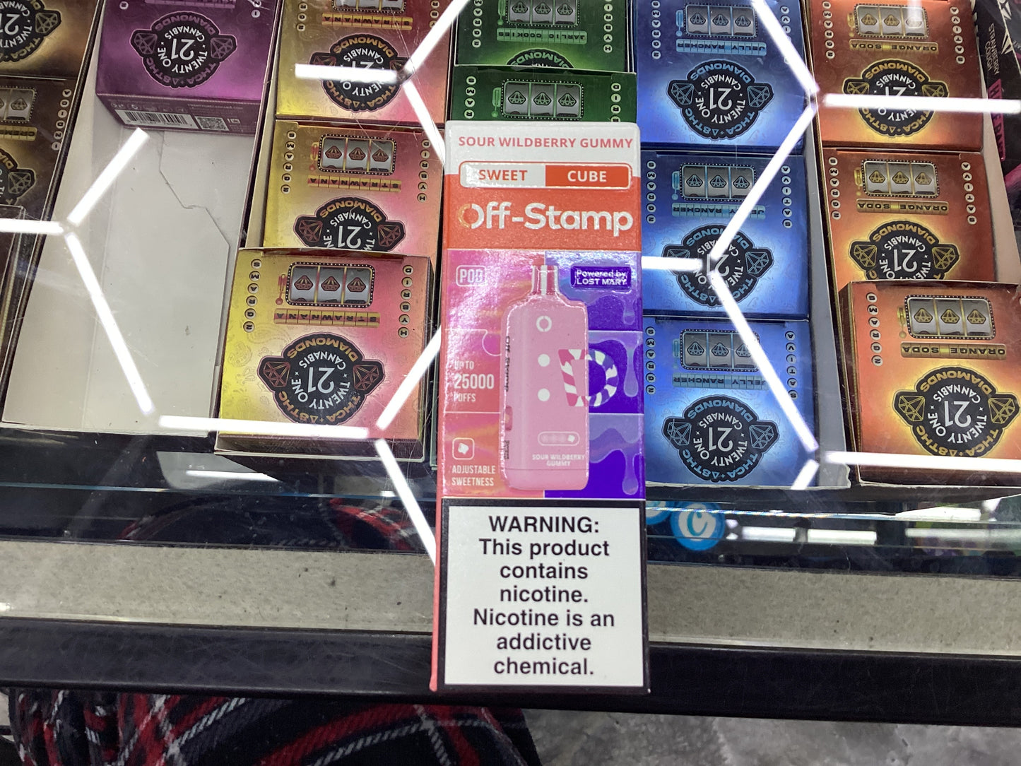 Off stamp sweet cube 25K sour wild berry gummy