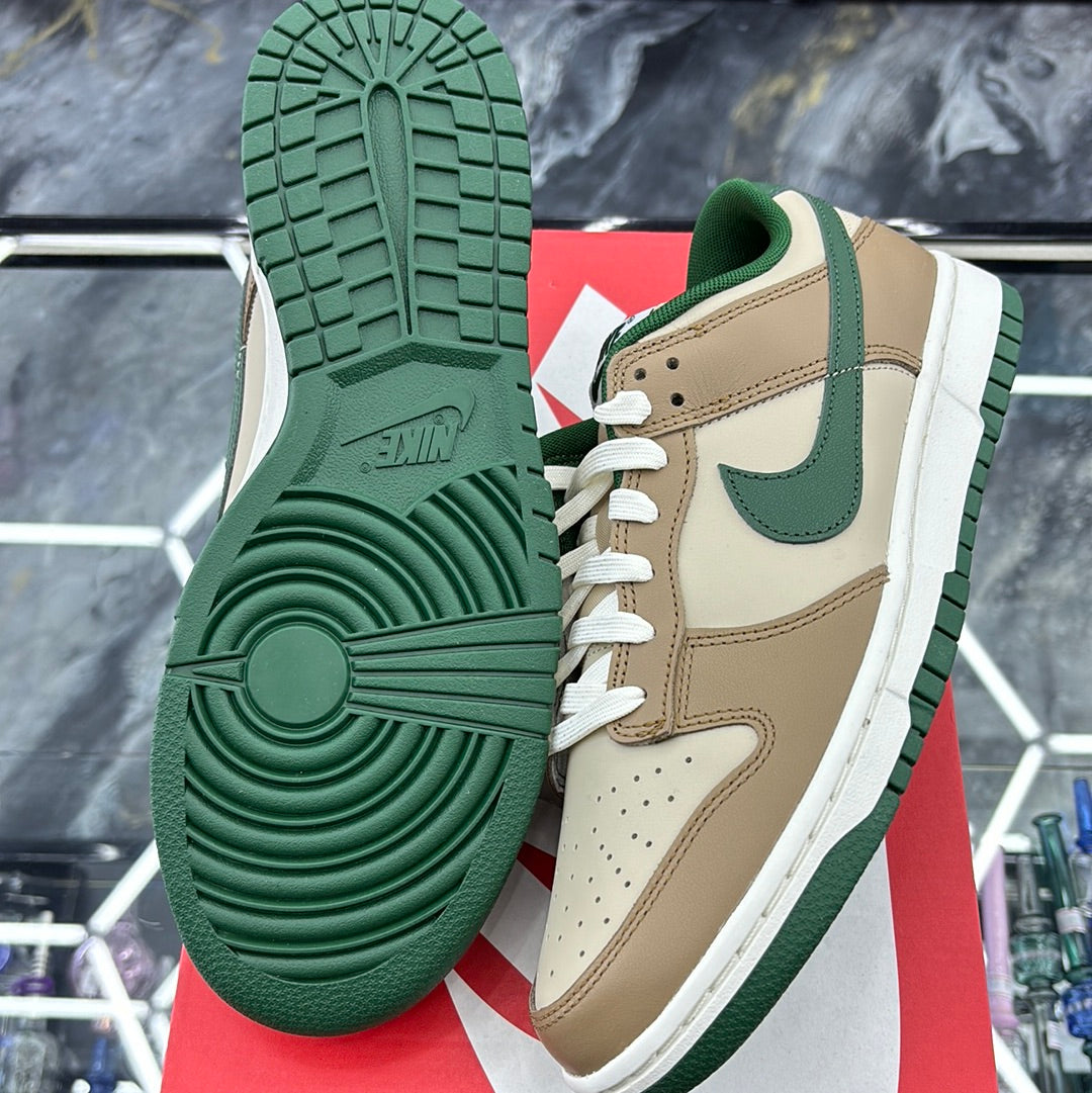 Nike dunk low rattan/George Green –sail size 9.5 M