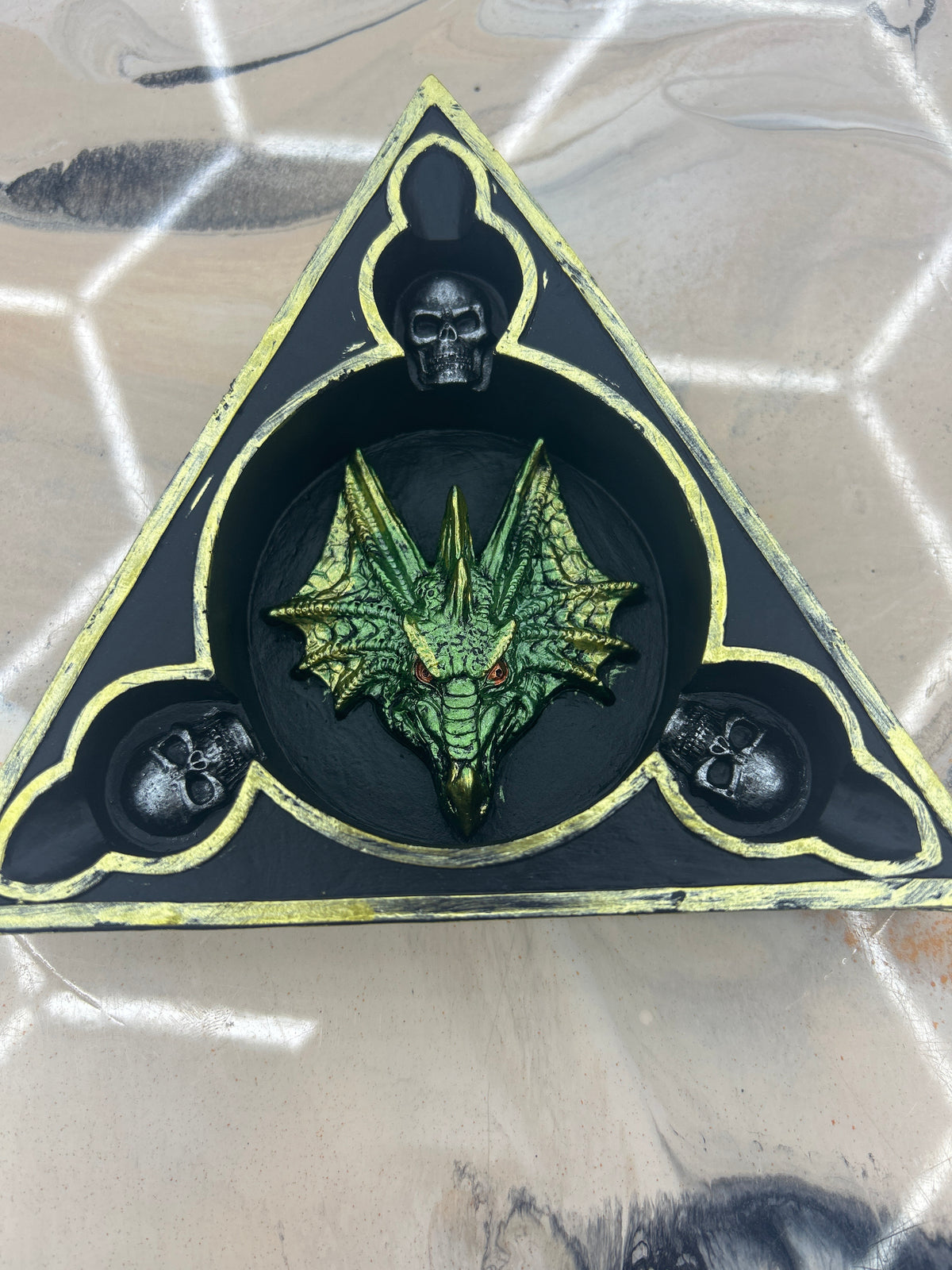 Fujima ashtray polystone triangle dragon and skulls