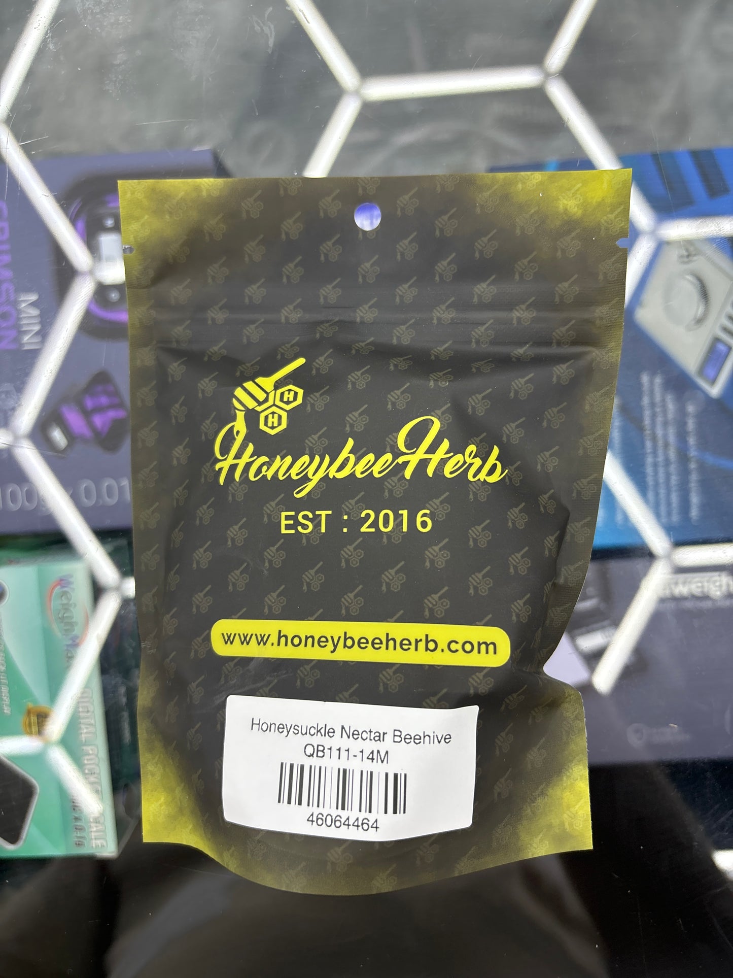 Honey suckle nectar beehive 90° 14 male