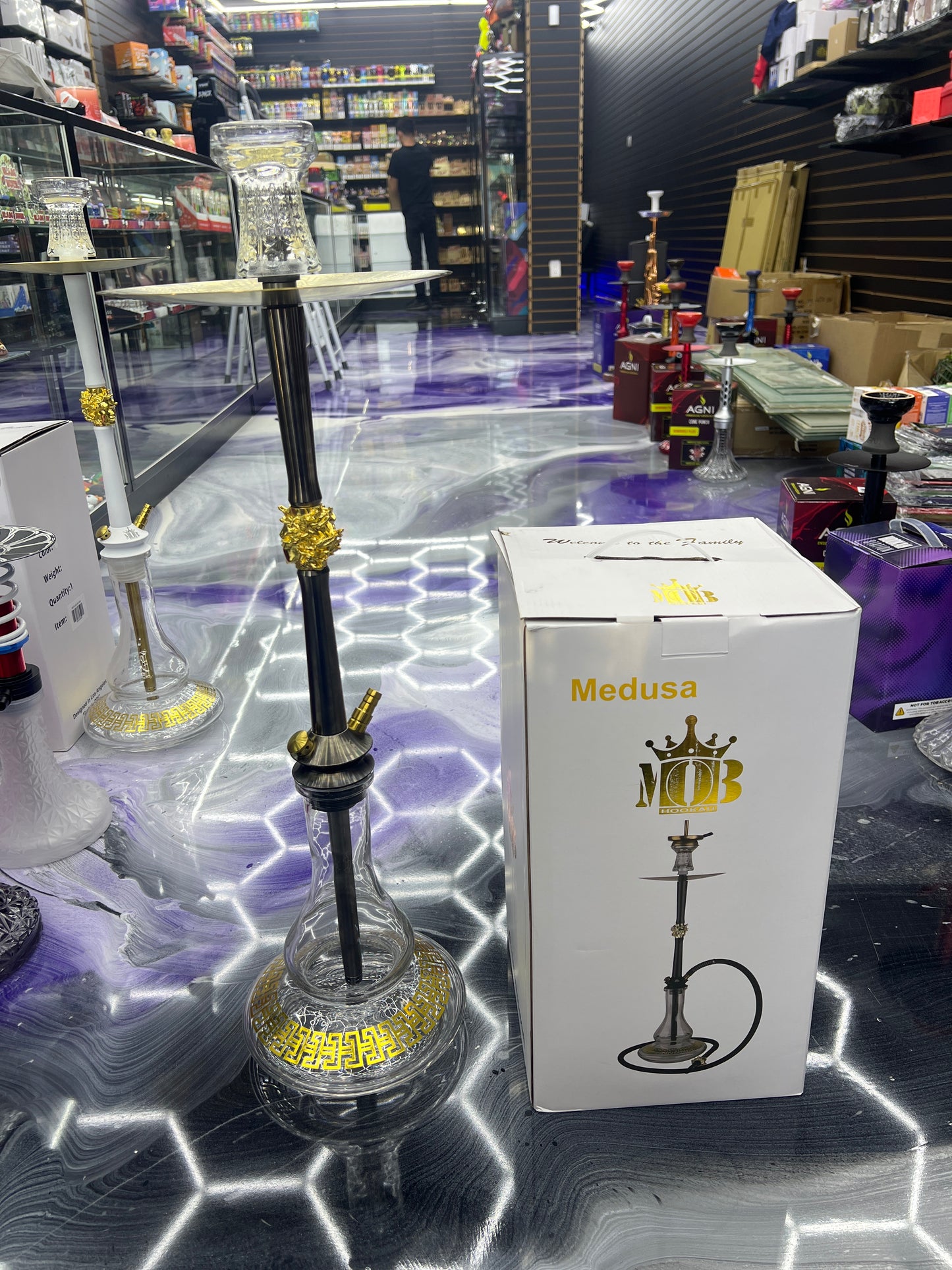 Mob Medusa hookah 32’ black & gold