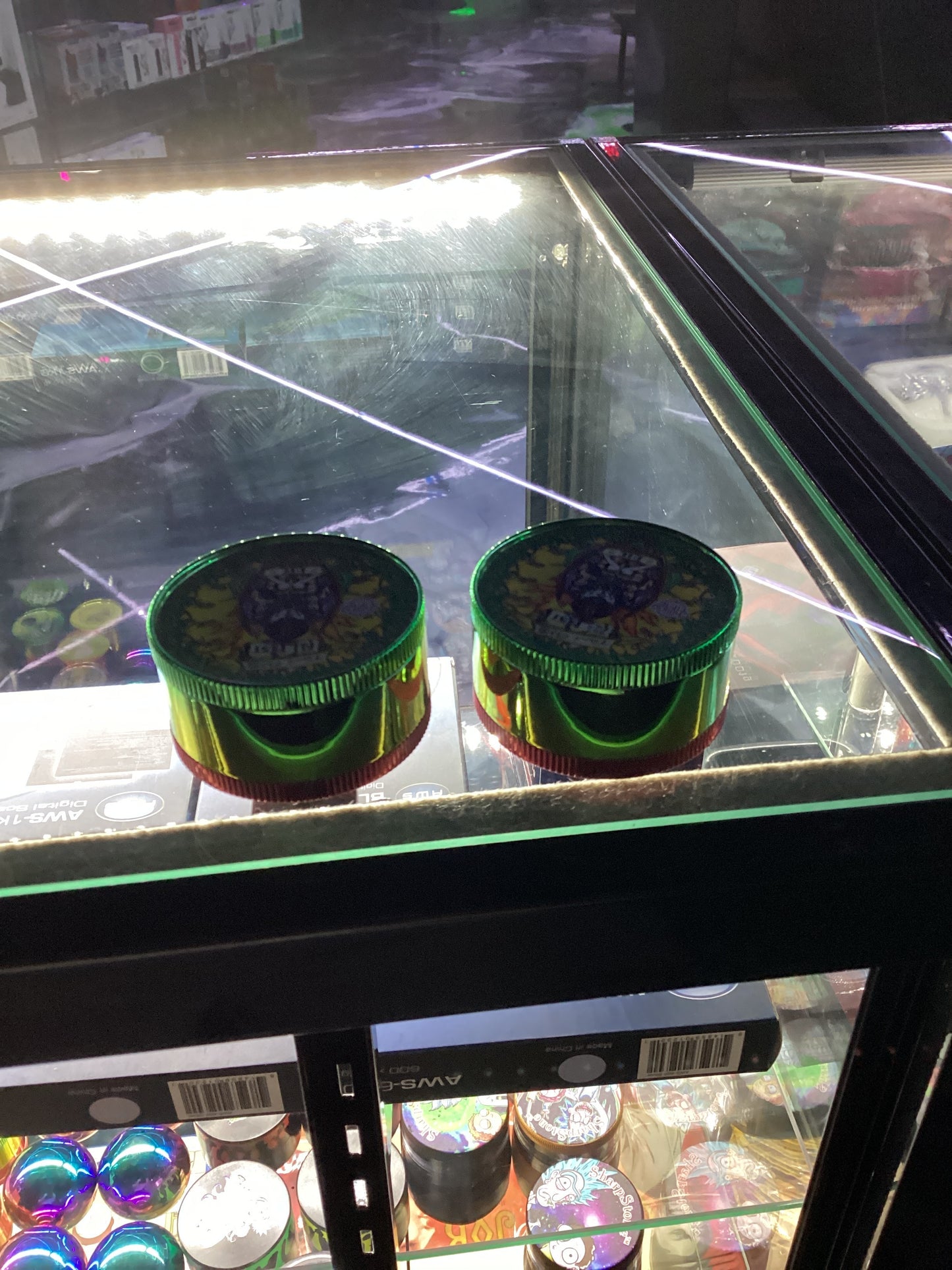 Small Grinder metal w charecter