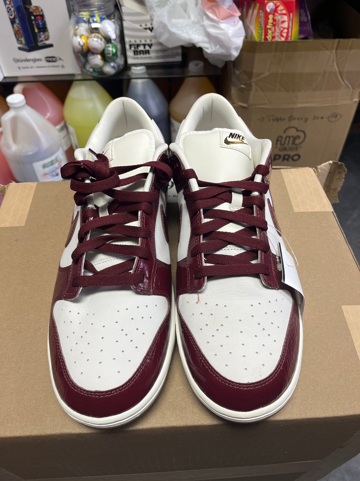 Nike dunk low burgundy size 15.5