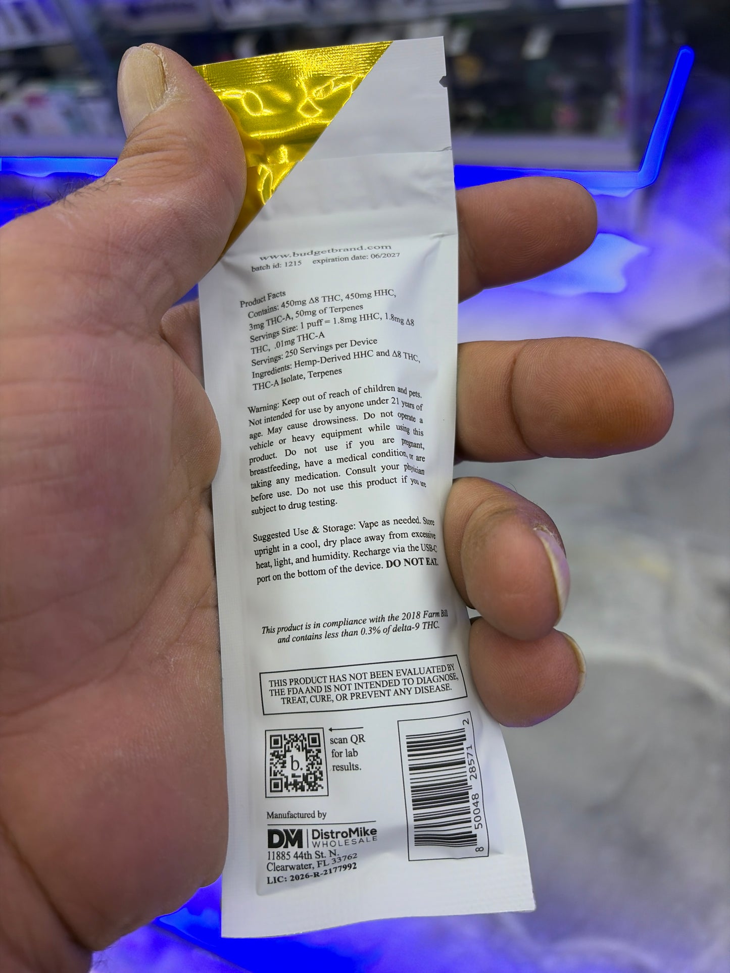 Budget 1 g disposable vape Indica wedding cake 