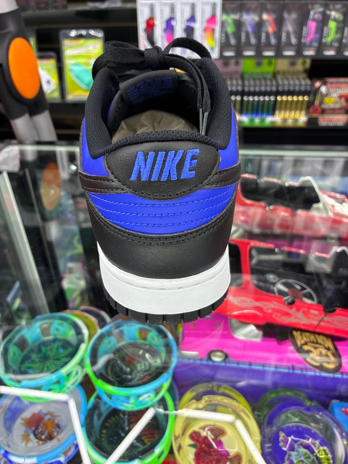 Nike dunk low retro hyper royal size 9