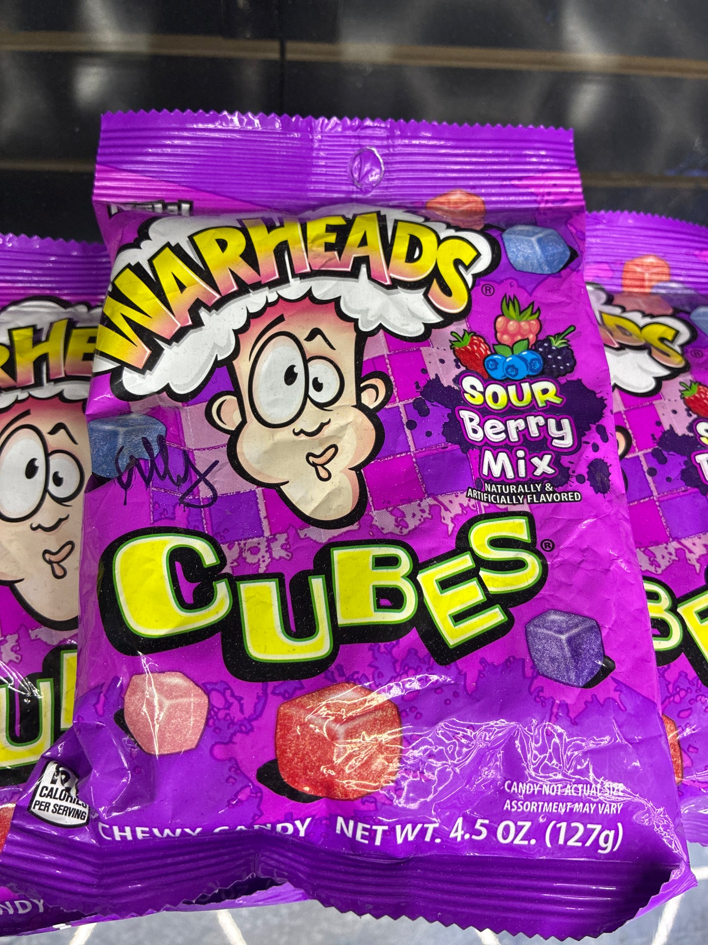 Warheads sour bery mix cubes