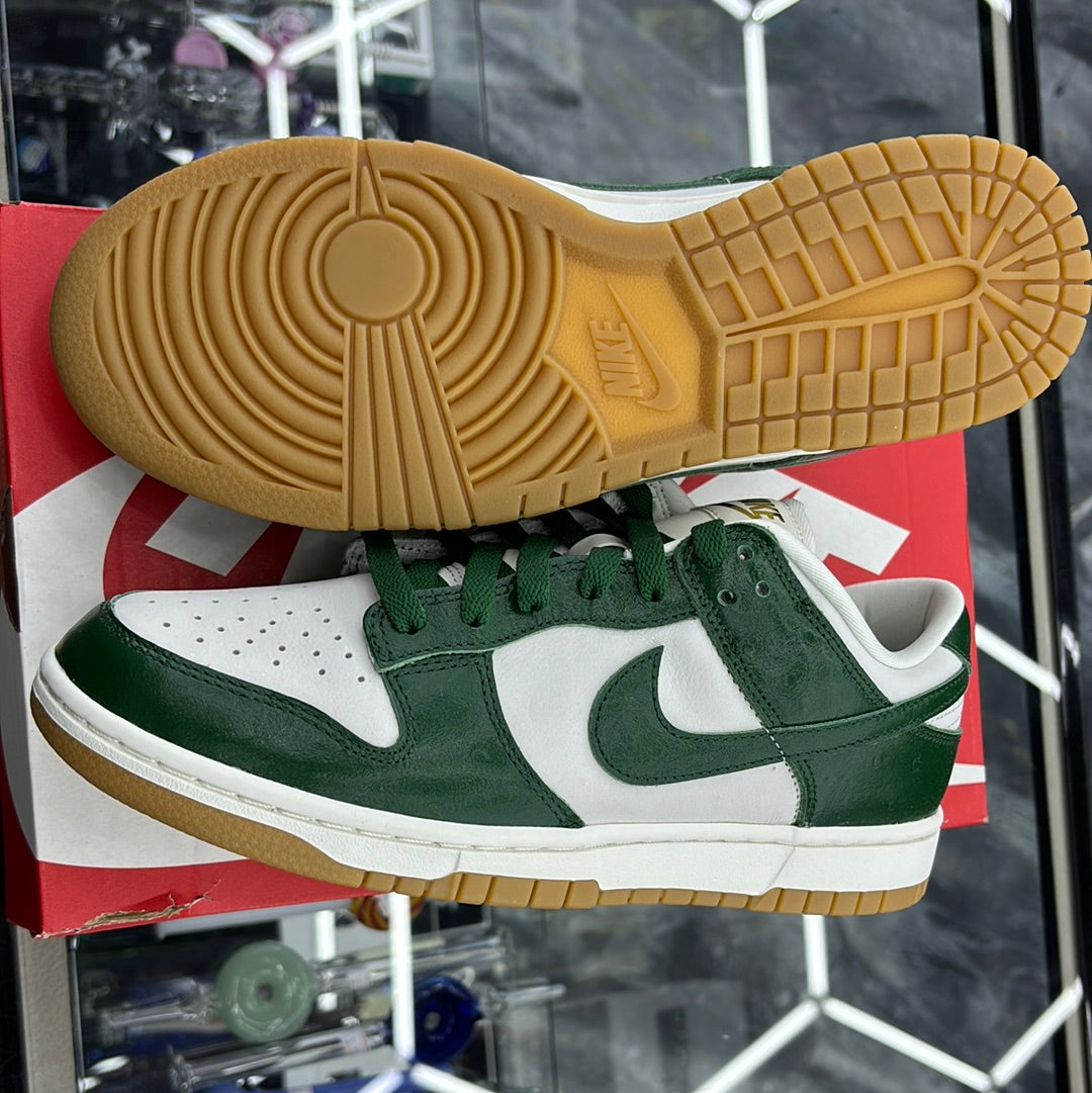 Nike dunk low lx phantom/George Green –sail fantome size 9 M