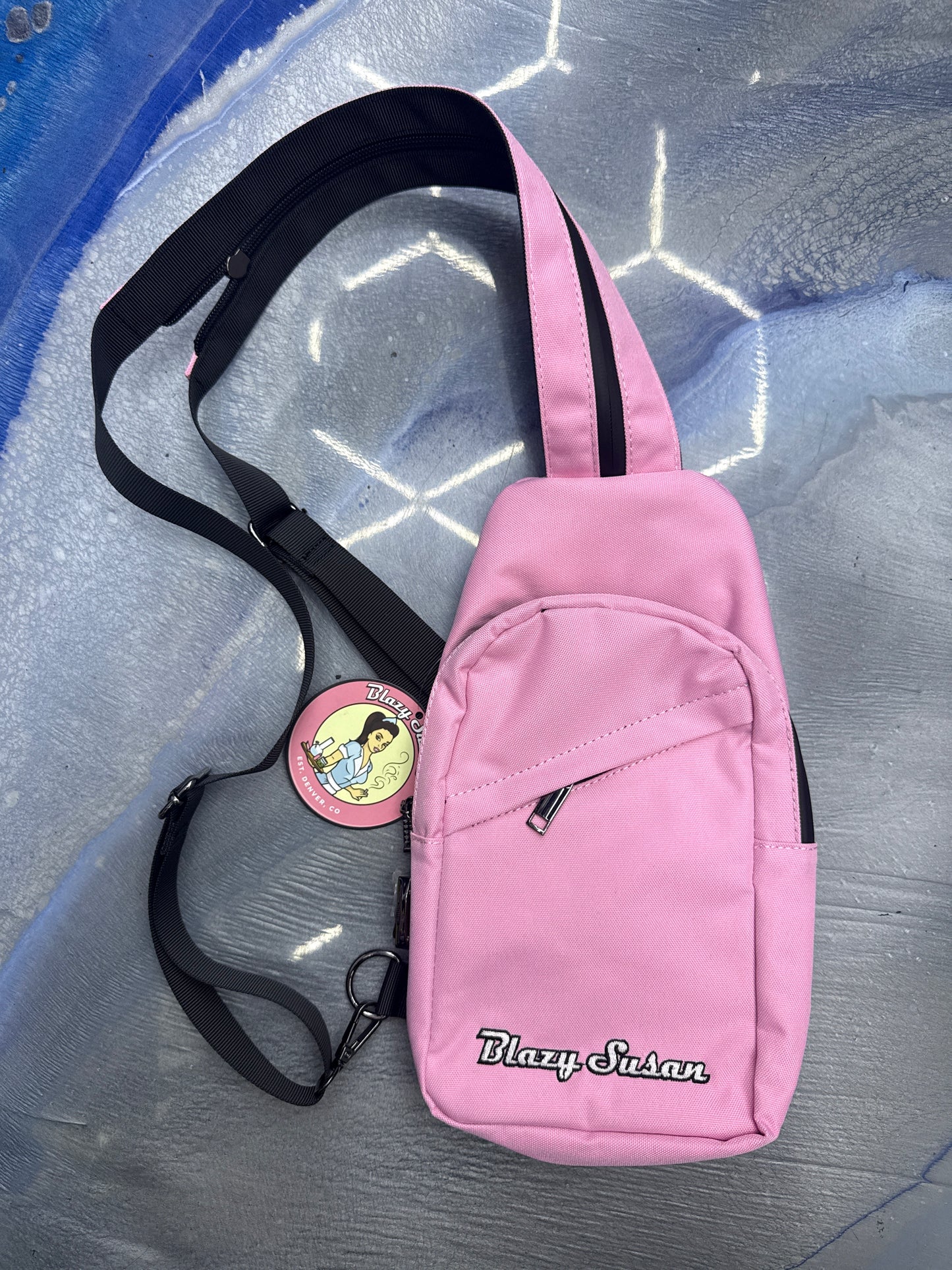 Blazy Susan over the shoulder bag pink