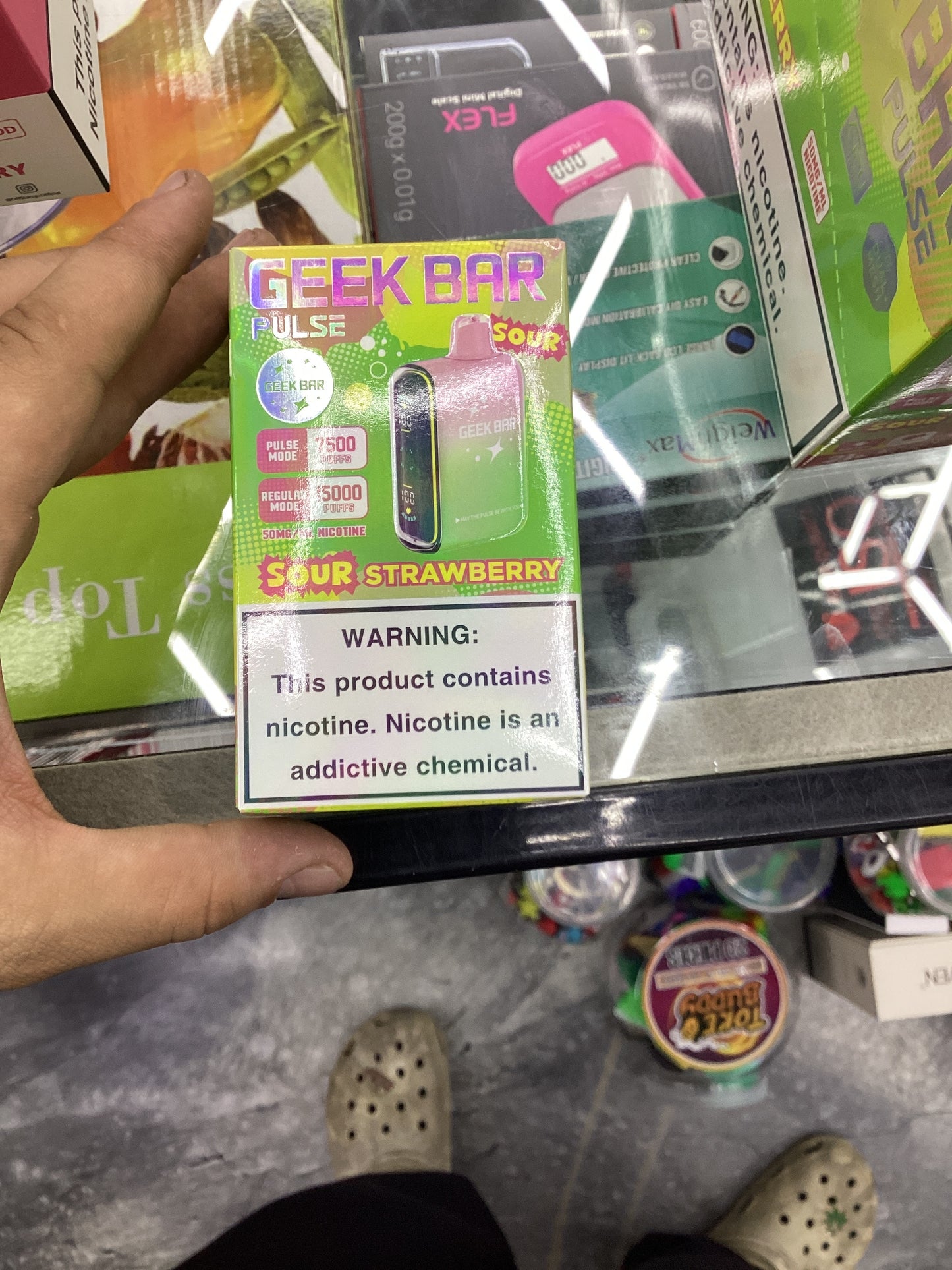 Geek bar sour strawberry