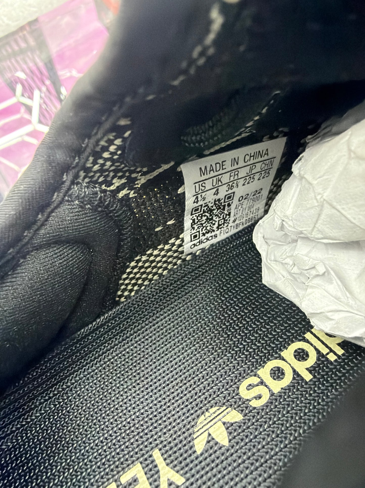 Adidas Yeezy Boost 350 v2 core black white SZ 4
