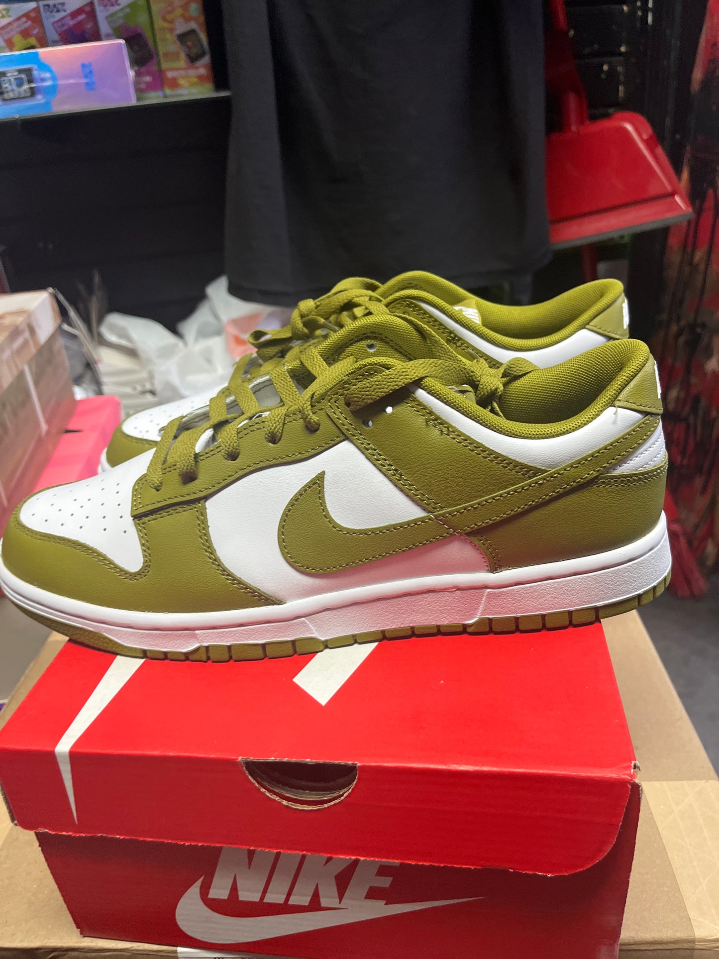Nike dunk low retro pacific moss size 14