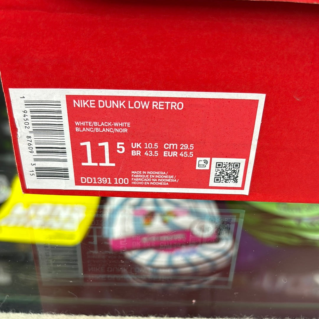 Nike dunk low retro pandas