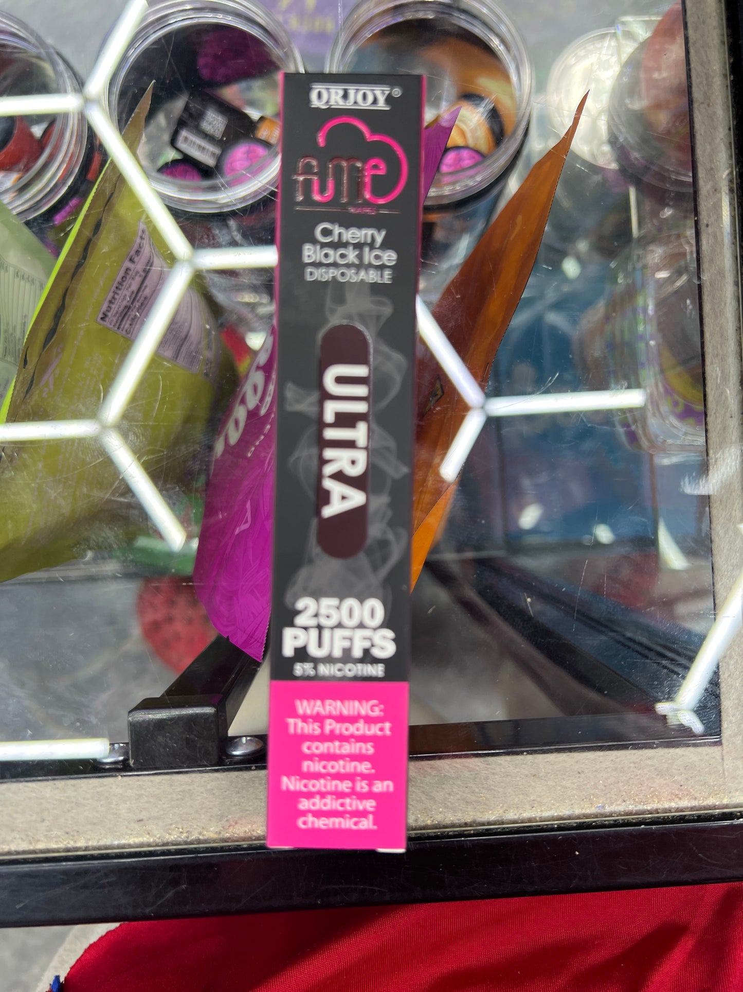 Fume cherry black ice ultra 2500 puffs