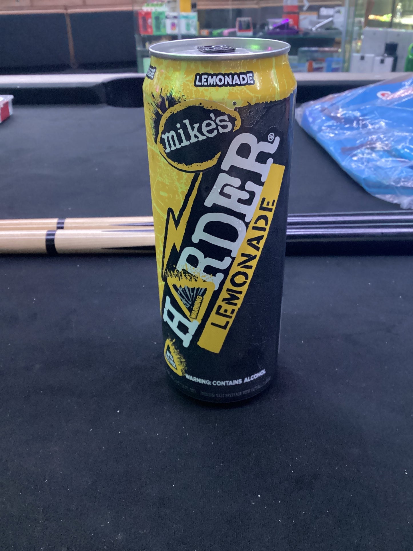 Mike’s harder lemonade 23.5oz
