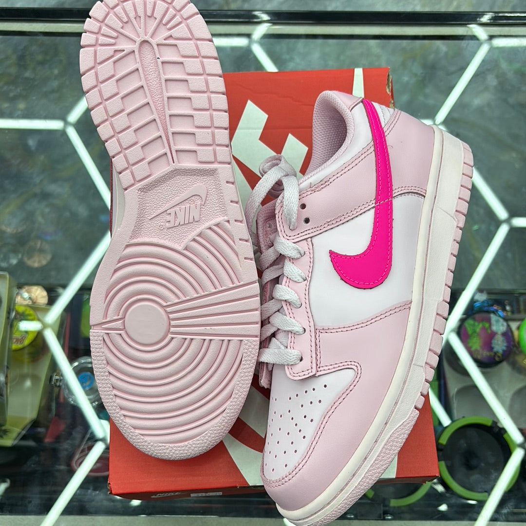 Nike dunk low 7y triple pink