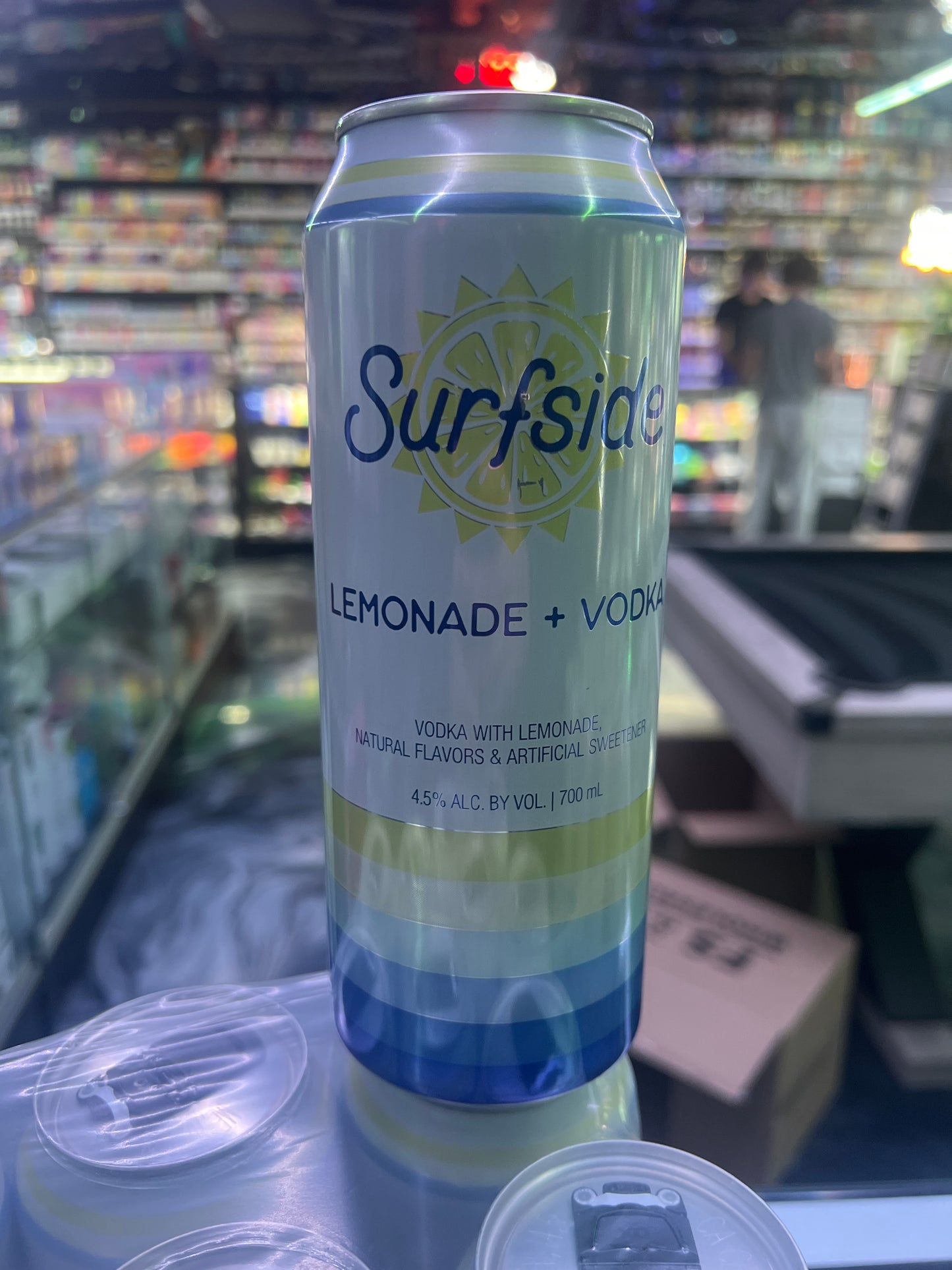 Surfside lemonade+ vodka 4.5% 700ml