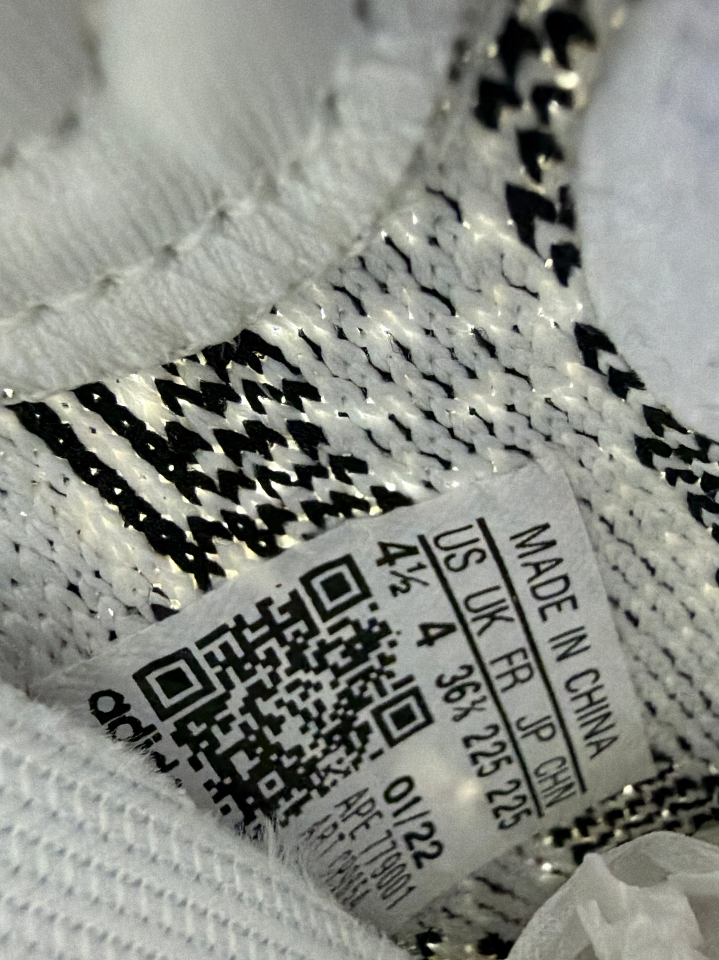 Adidas Yeezy boost 350 v2 Zebras Sz 4.5