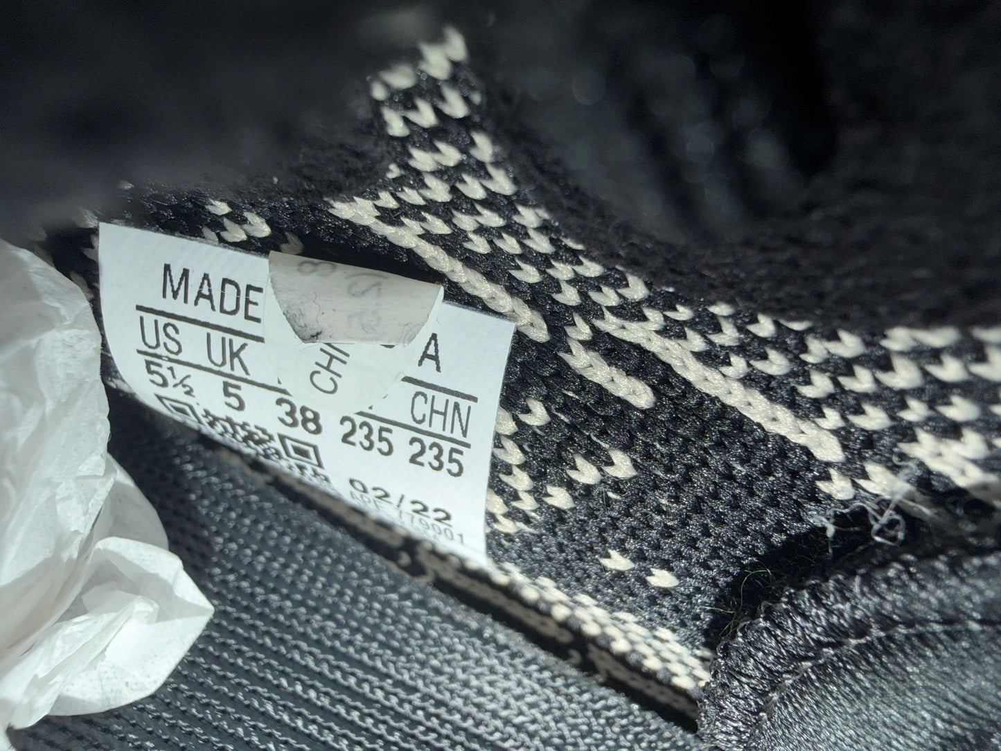 Adidas Yeezy Boost 350 v2 core black white SZ 5.5