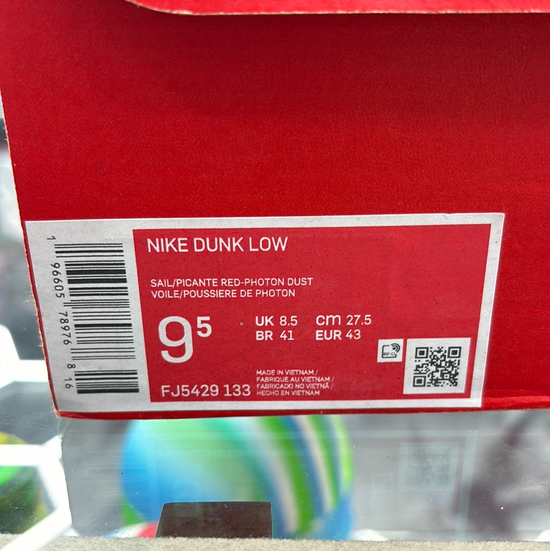 Nike dunk low sail/picante red - photon dust size 9.5 M