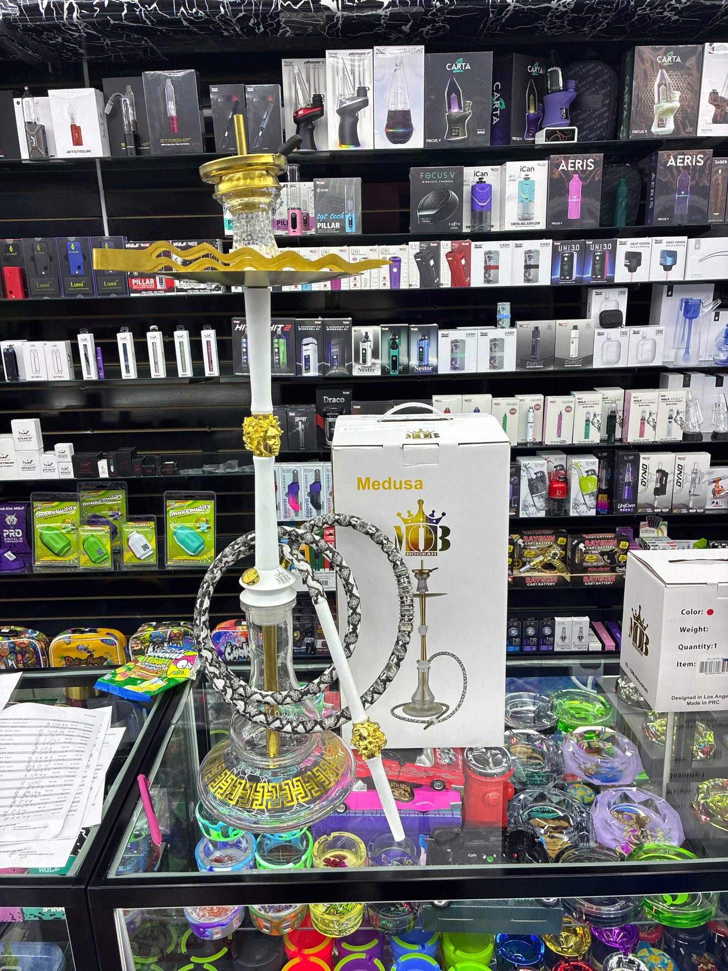 Mob Medusa hookah 32’ white & gold