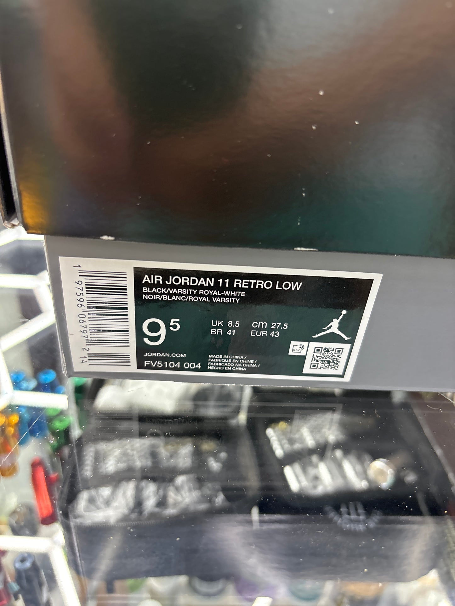Air Jordan 11 retro low black/varsity royal white size 9.5 M