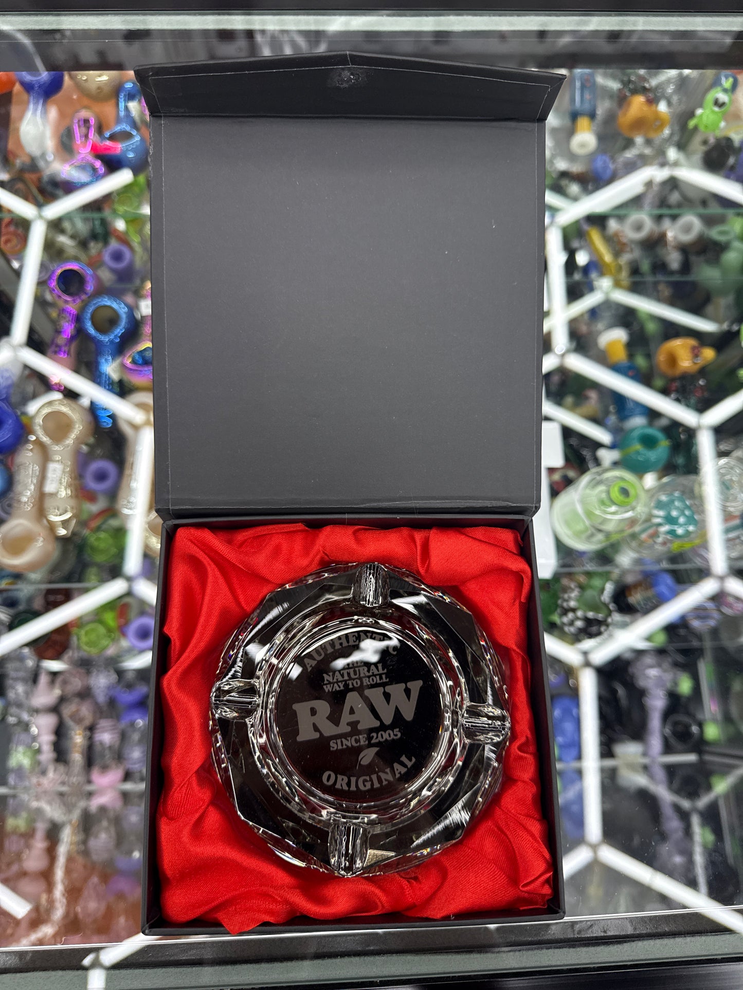 Raw black glass lead free astray