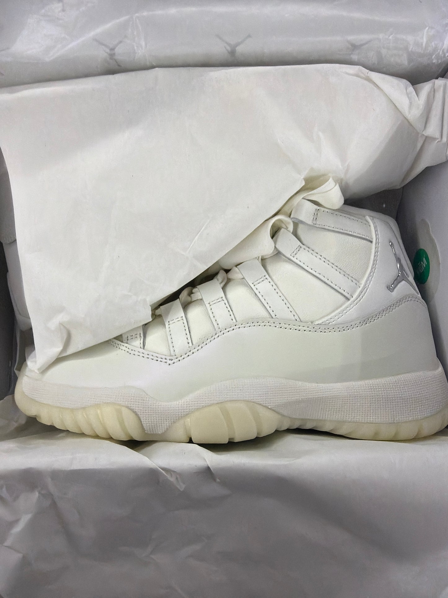 Jordan 11 Retro Pearl