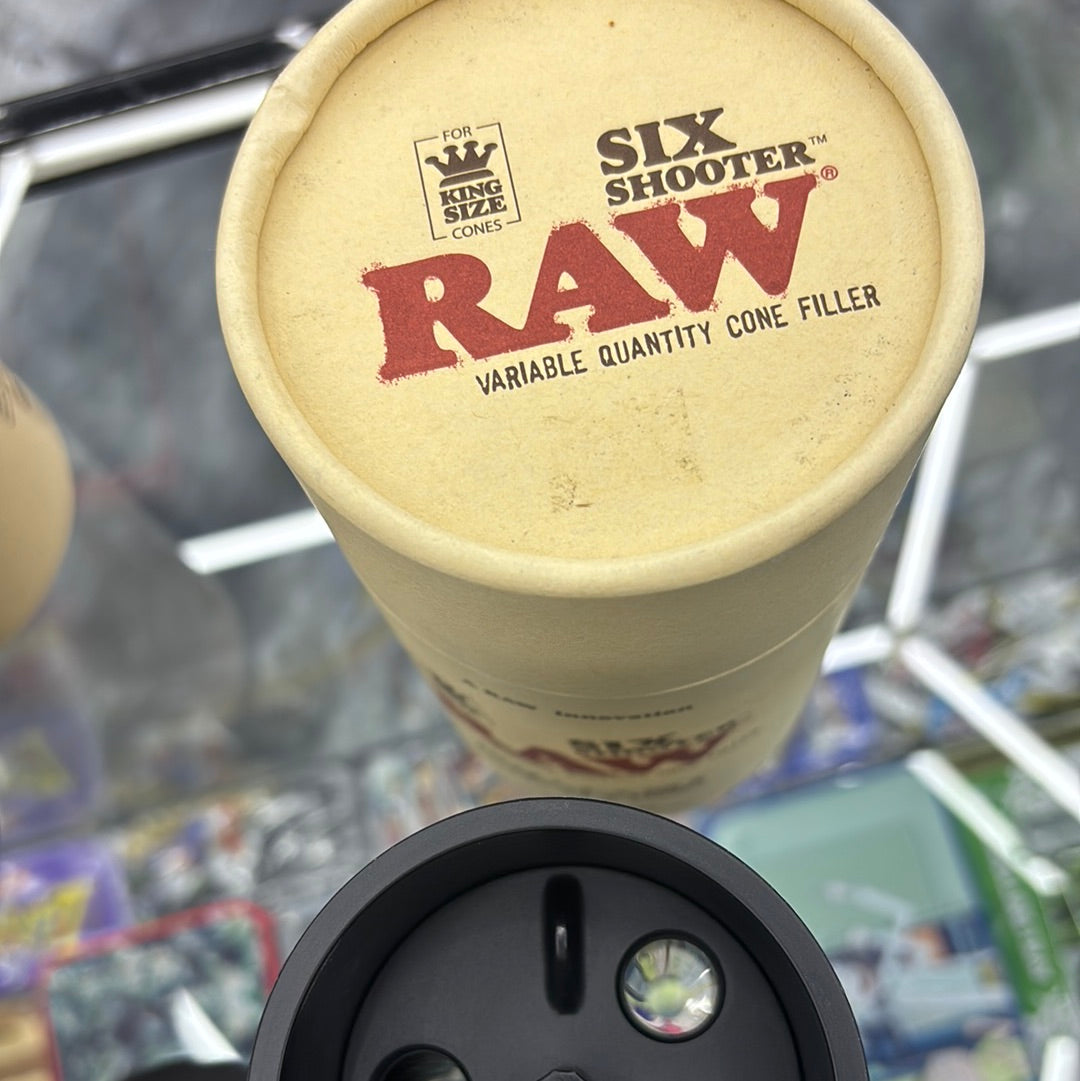 Raw six shooter for king size cones