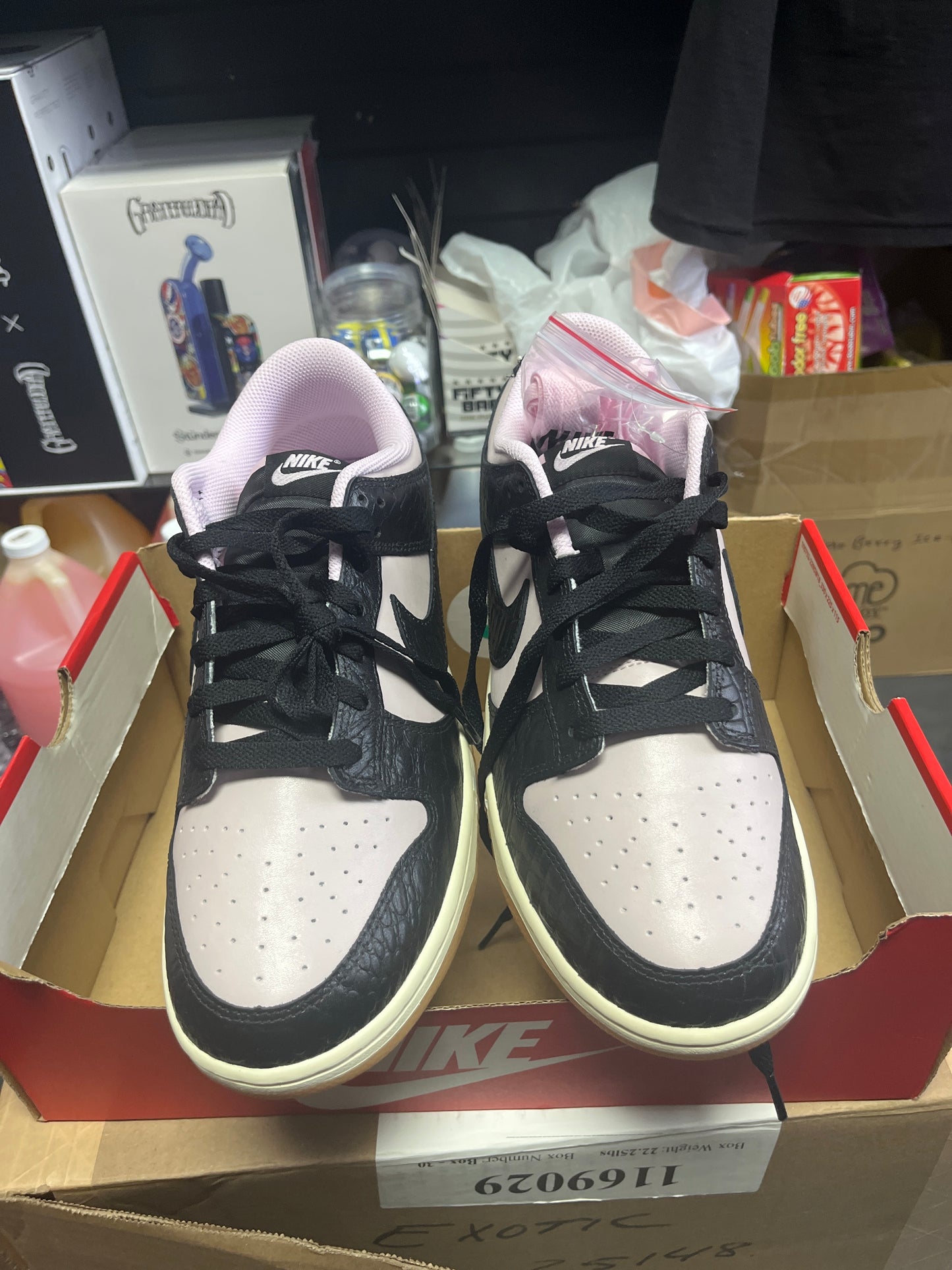 Nike dunk low retro pink foam size 10.5
