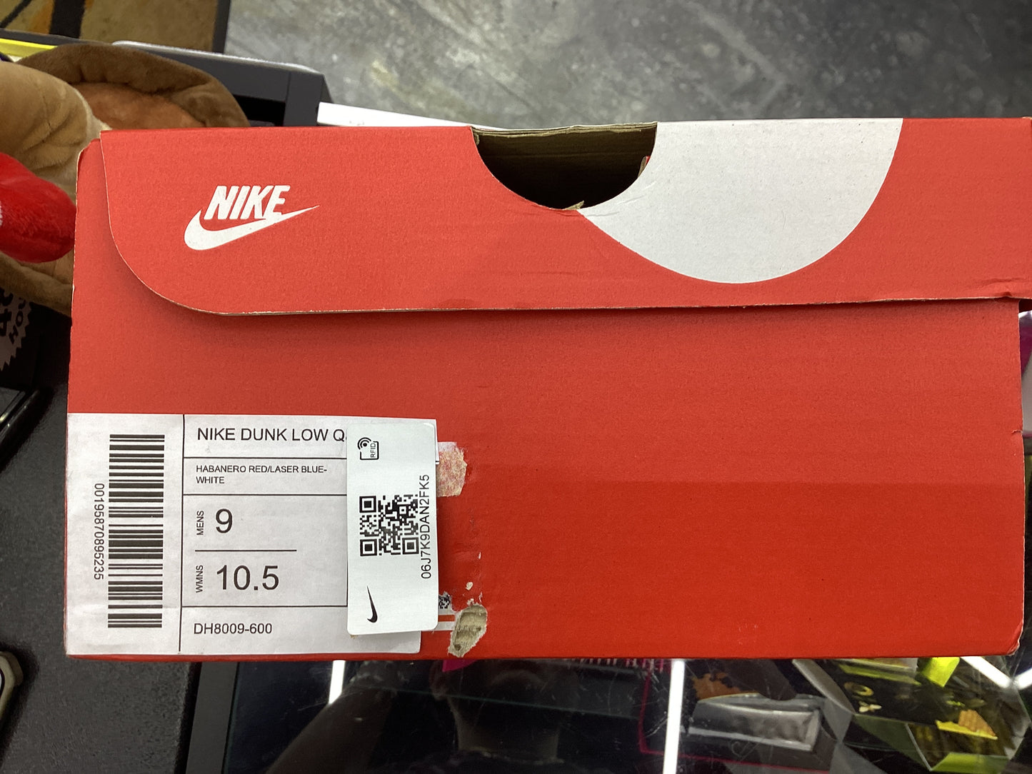 Nike dunk low Dolphins men’s size 9