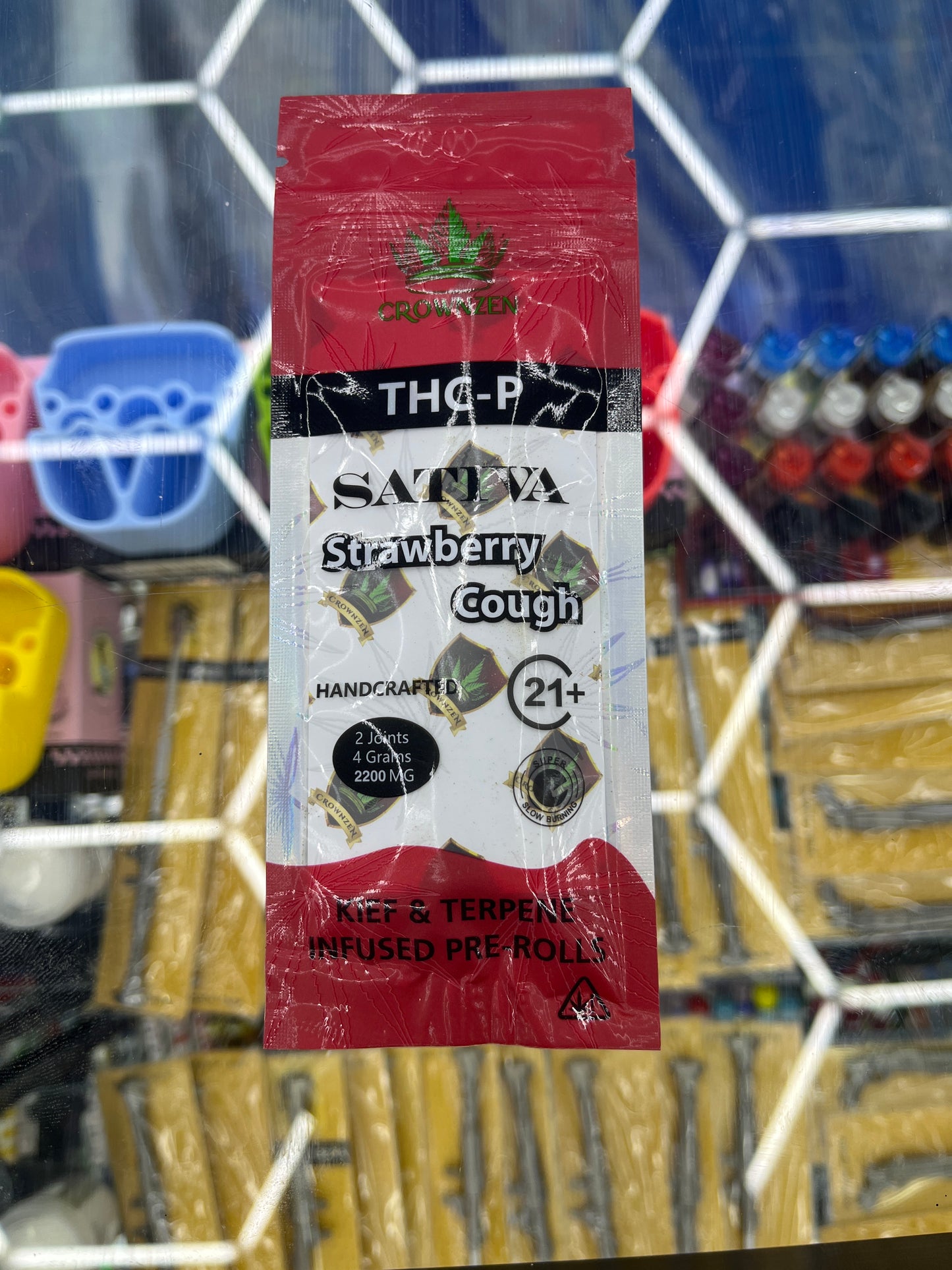 Crownzen strawberry cough sativa 4 g