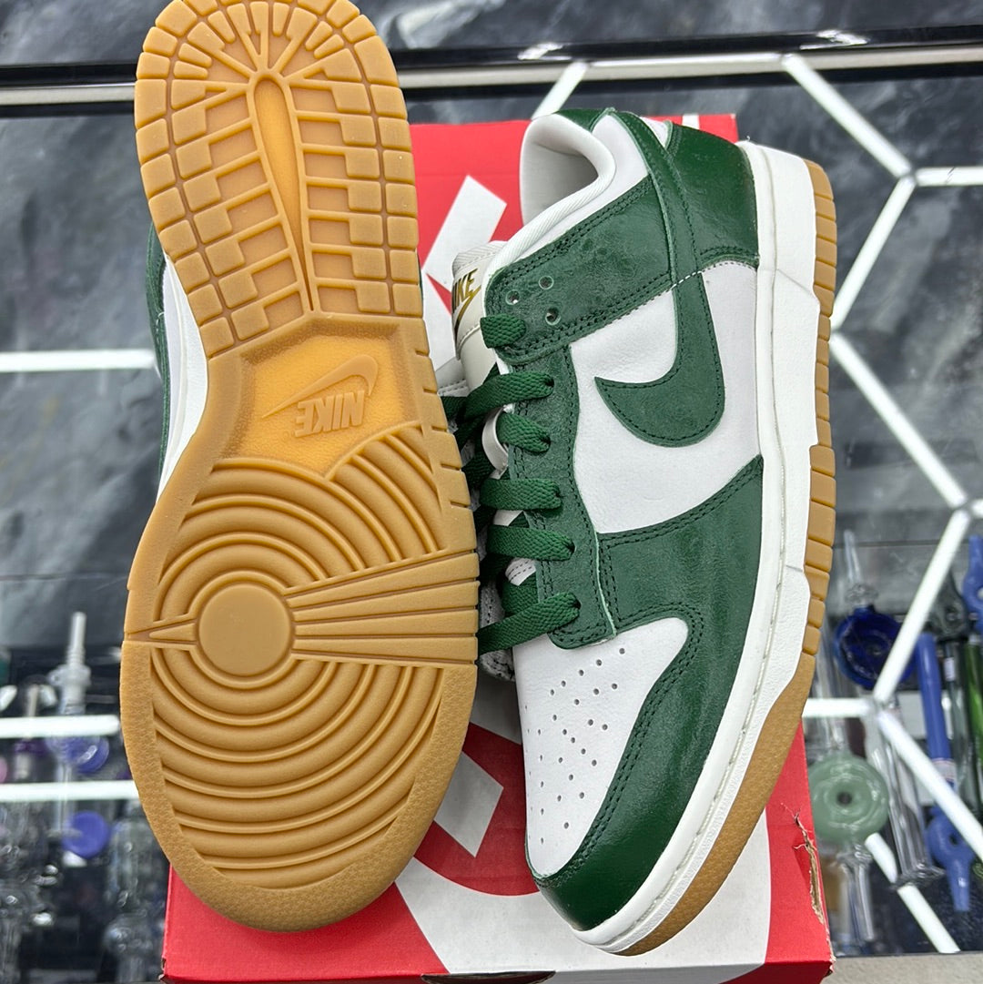 Nike dunk low lx phantom/George Green –sail fantome size 9 M