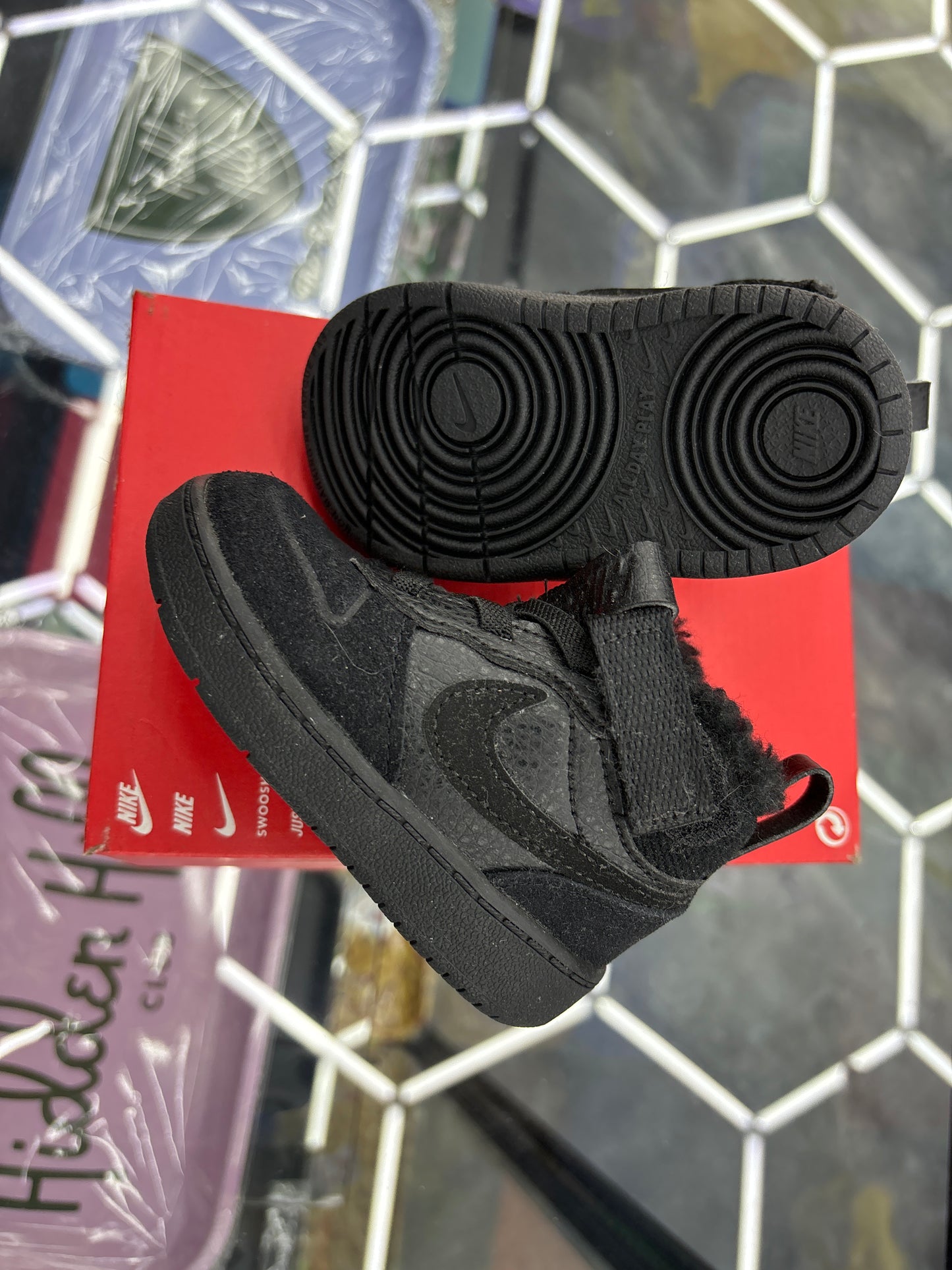 Nike Court, Borough mid 2 boot black/black size 4C