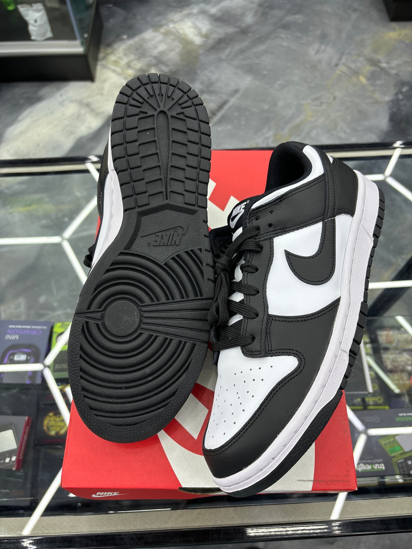 Nike dunk low retro pandas size 10.5m