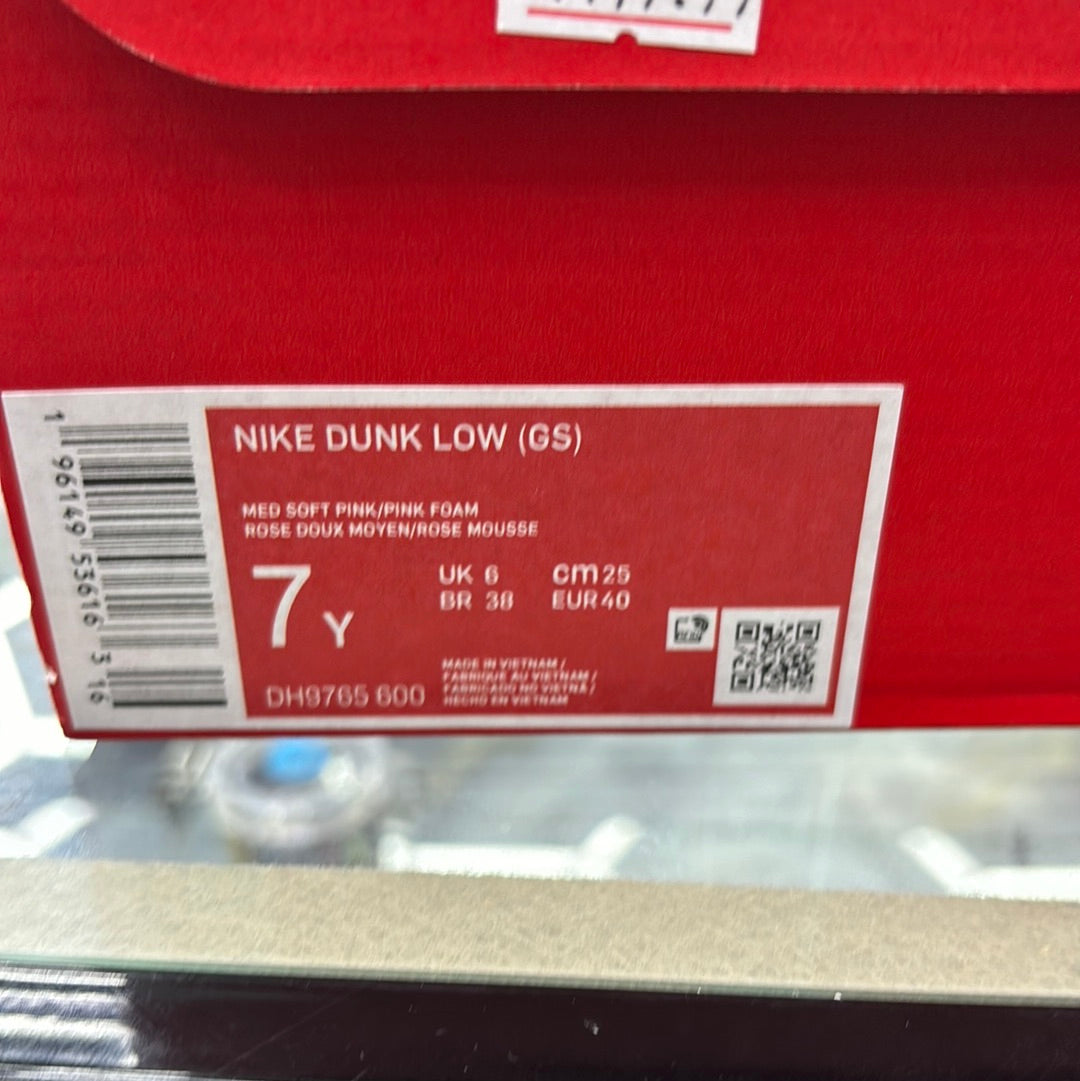 Nike dunk low 7y triple pink
