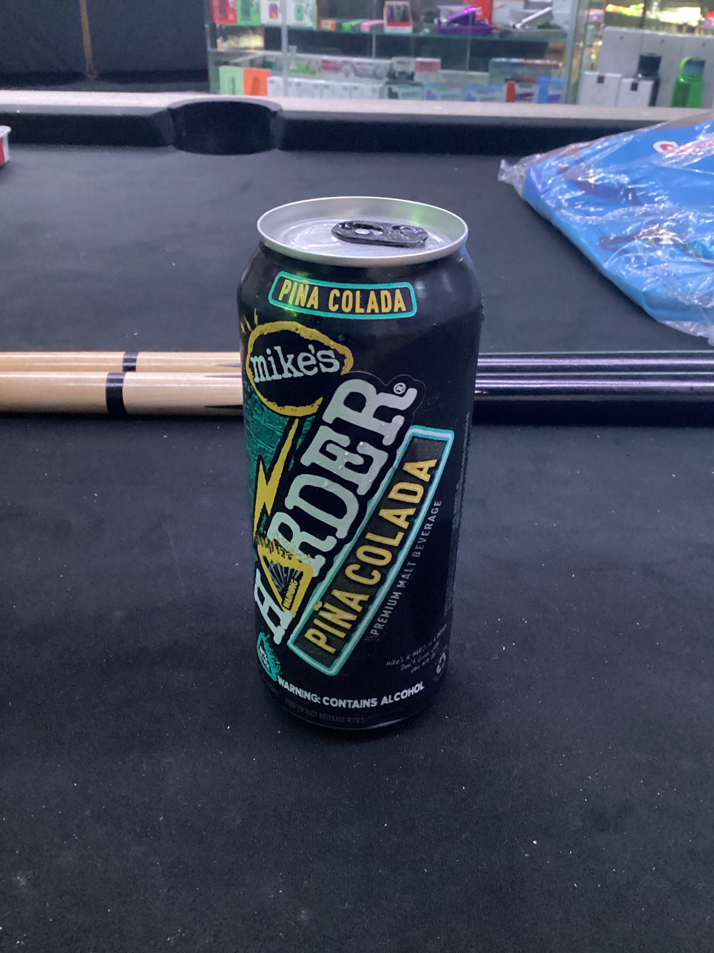 Mike’s harder lemonade, piña colada 16oz