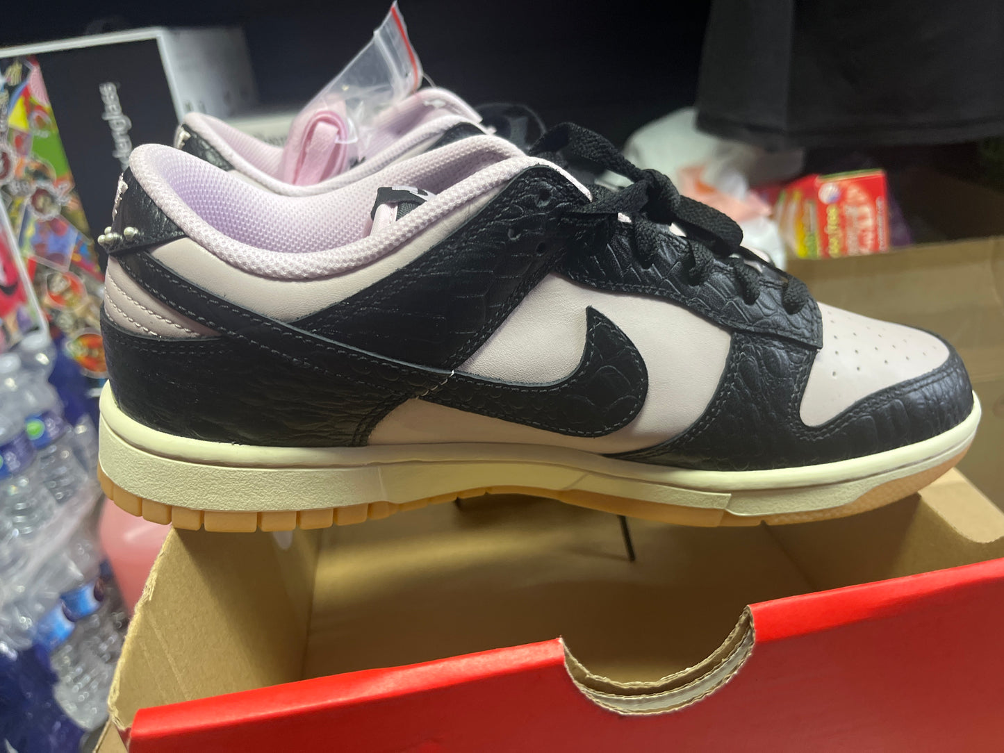 Nike dunk low retro pink foam size 10.5