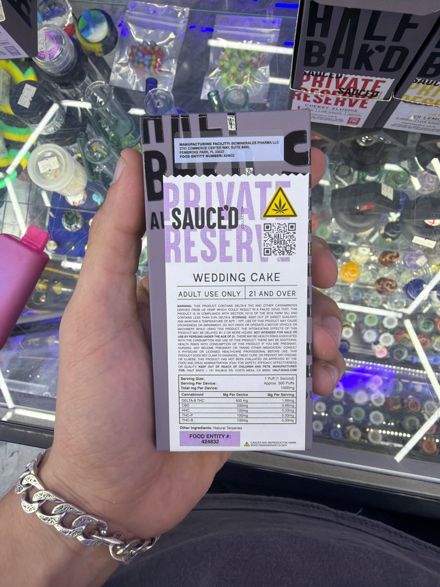 Half Bak’D Private reserve sauced thcp disposa vape 1g wedding cake hybrid