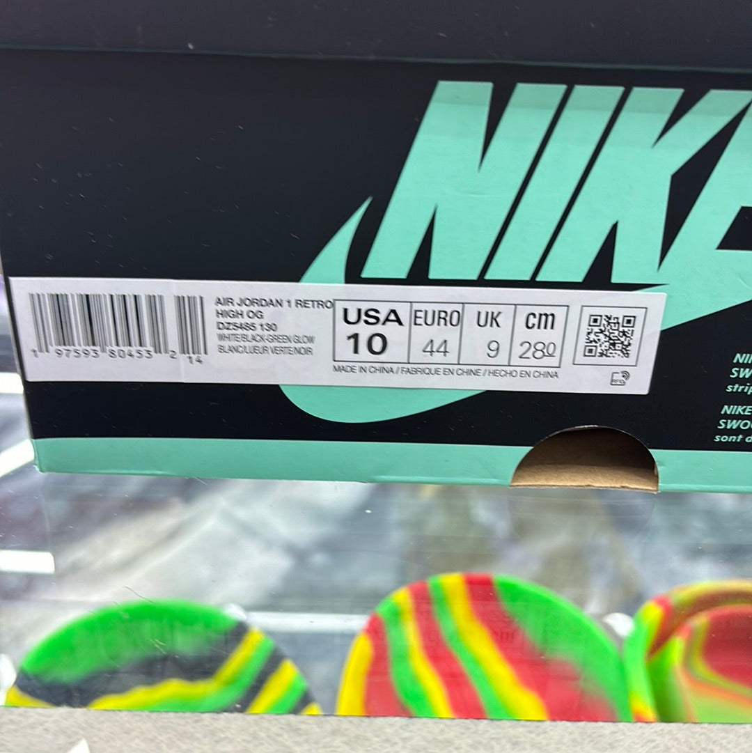 Air Jordan 1 retro high of white/black green glow