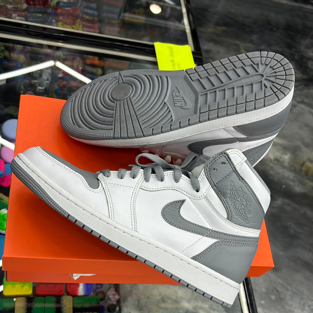 Air Jordan one retro high OG style 555088, color 037, size 9.5 M